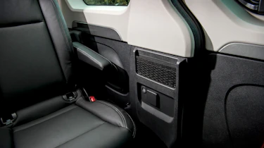 Renault Trafic SpaceClass - storage
