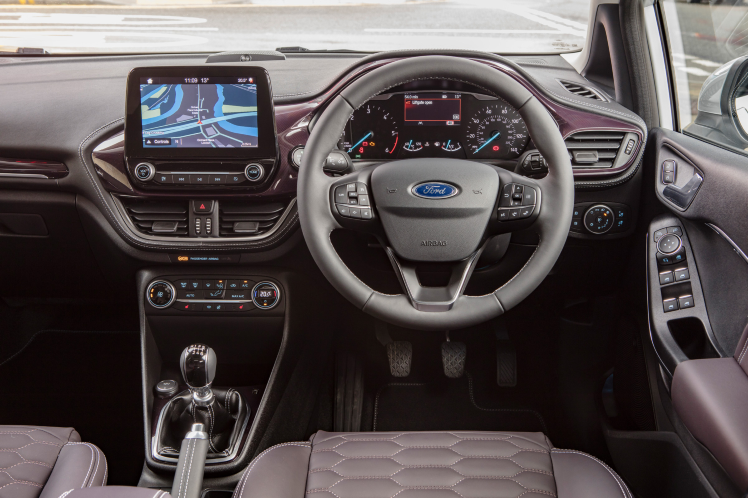 Ford Fiesta Vignale - cabin interior leather
