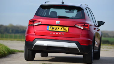 SEAT Arona - rear cornering