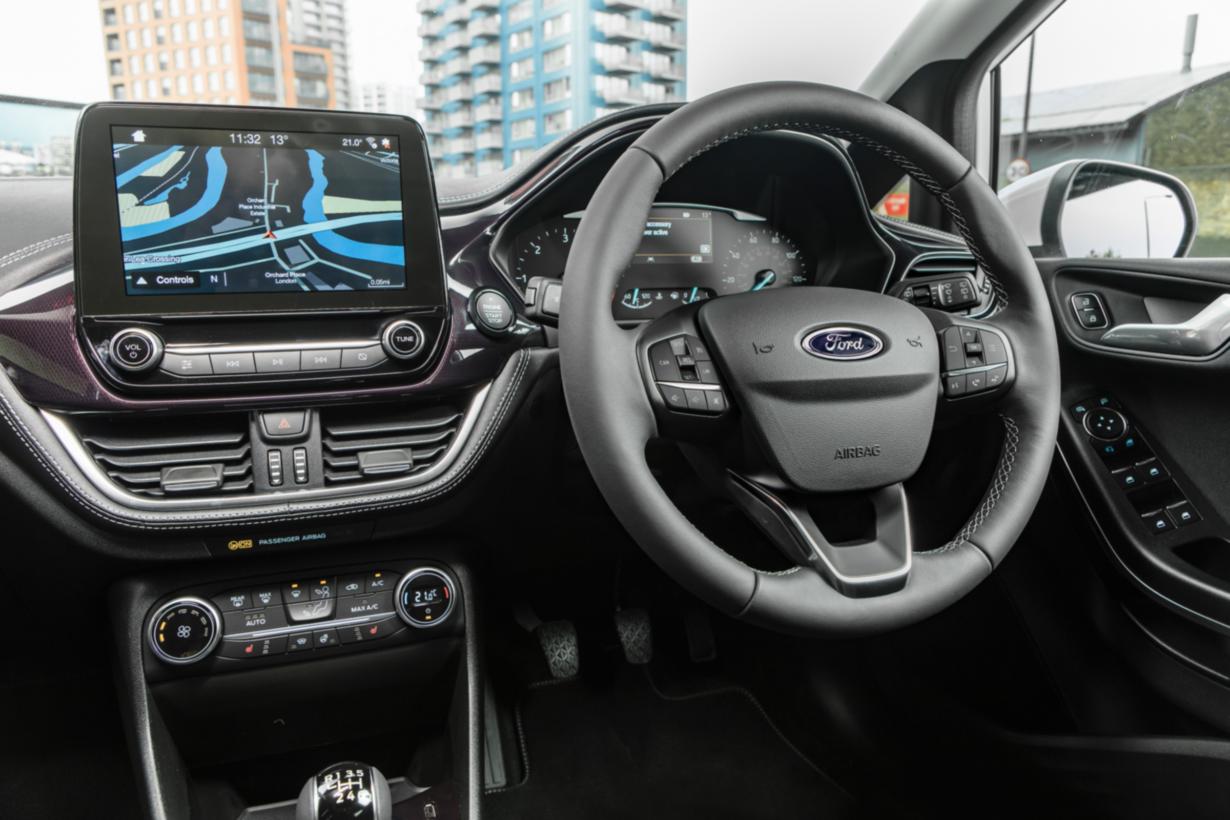 Ford Fiesta Vignale - steering wheel and infotainment