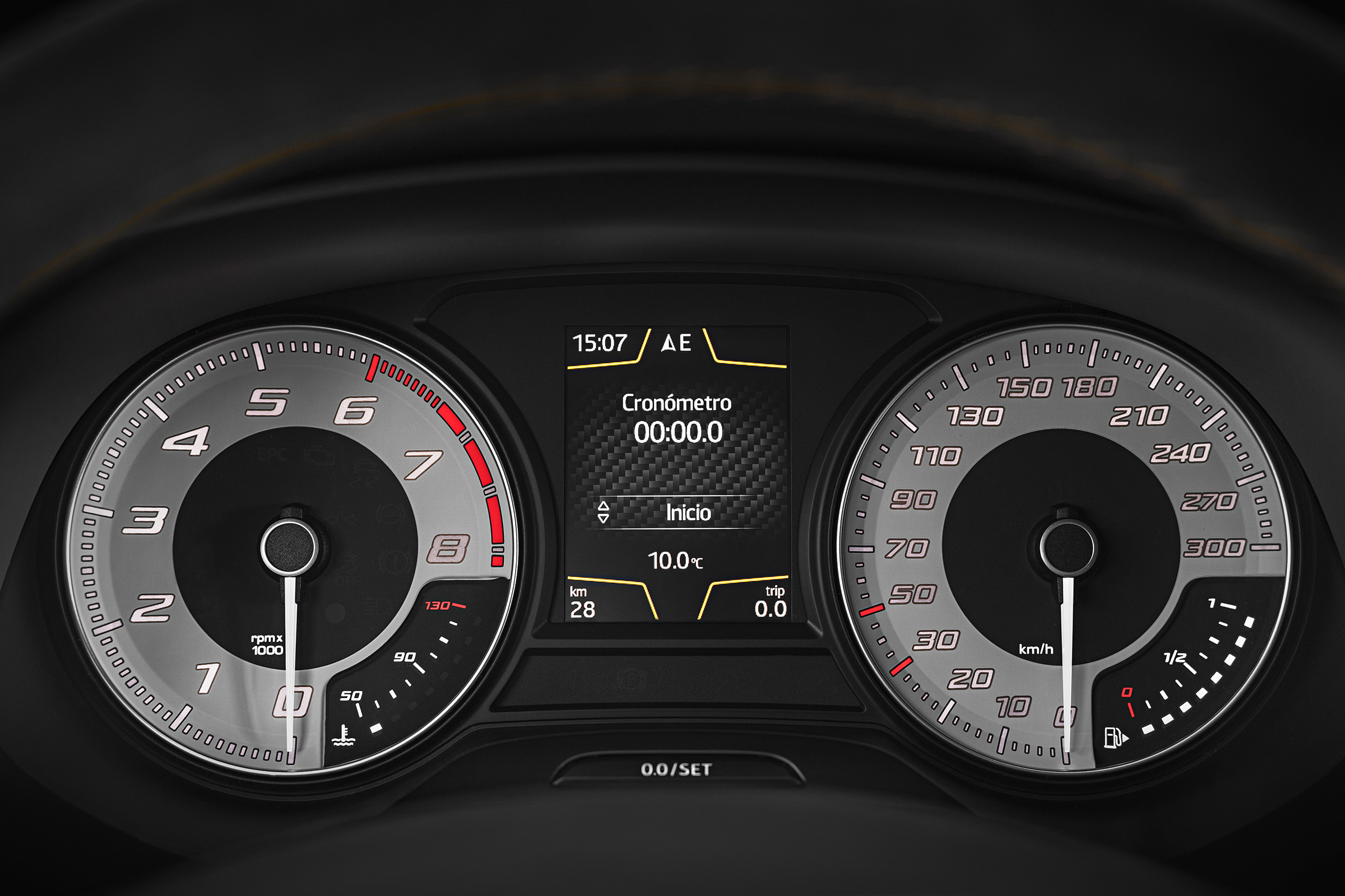 SEAT Leon Cupra R - speedo