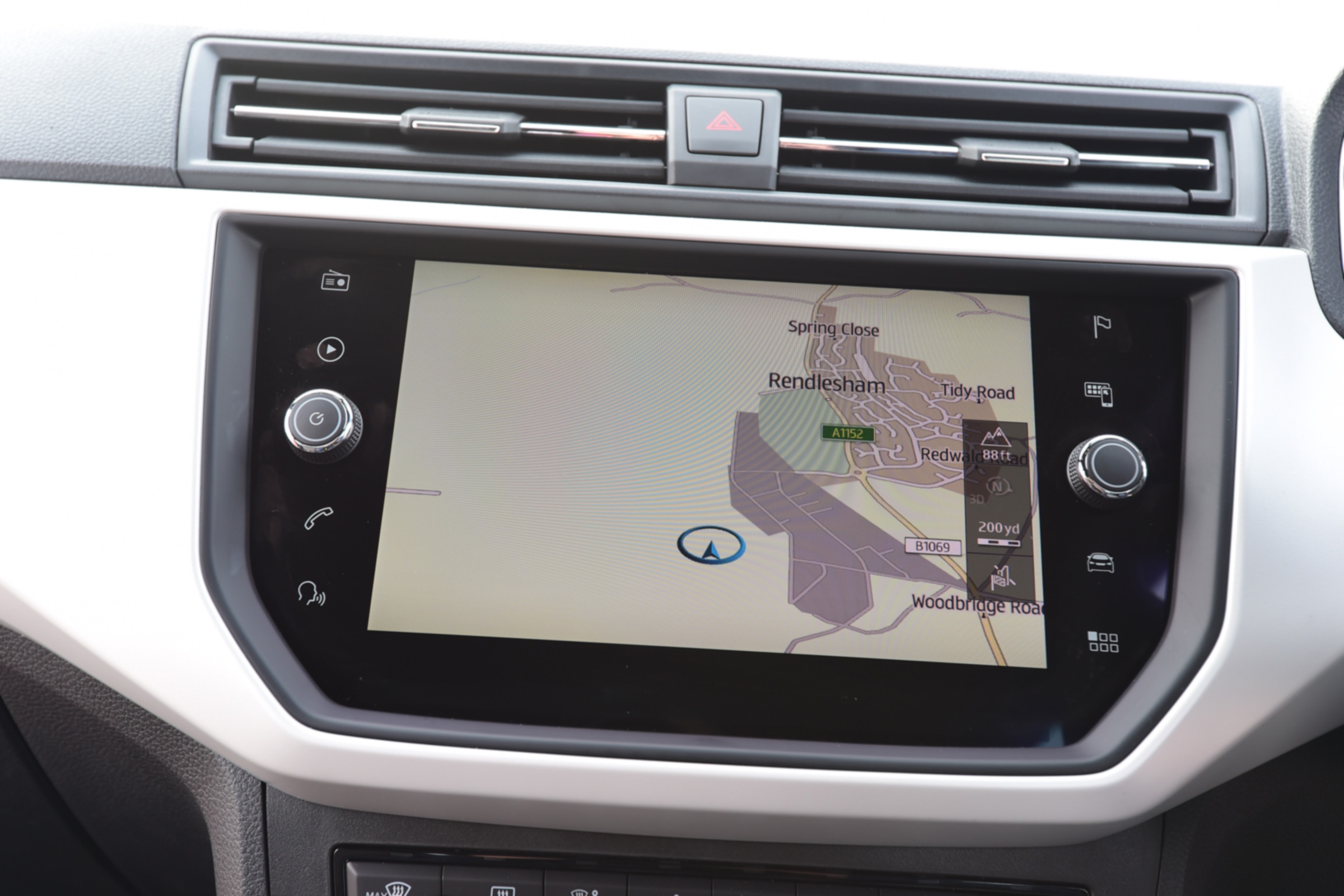 SEAT Arona - sat-nav