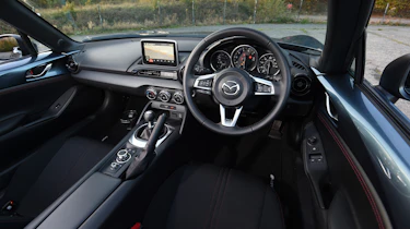 Mazda MX-5 - interior