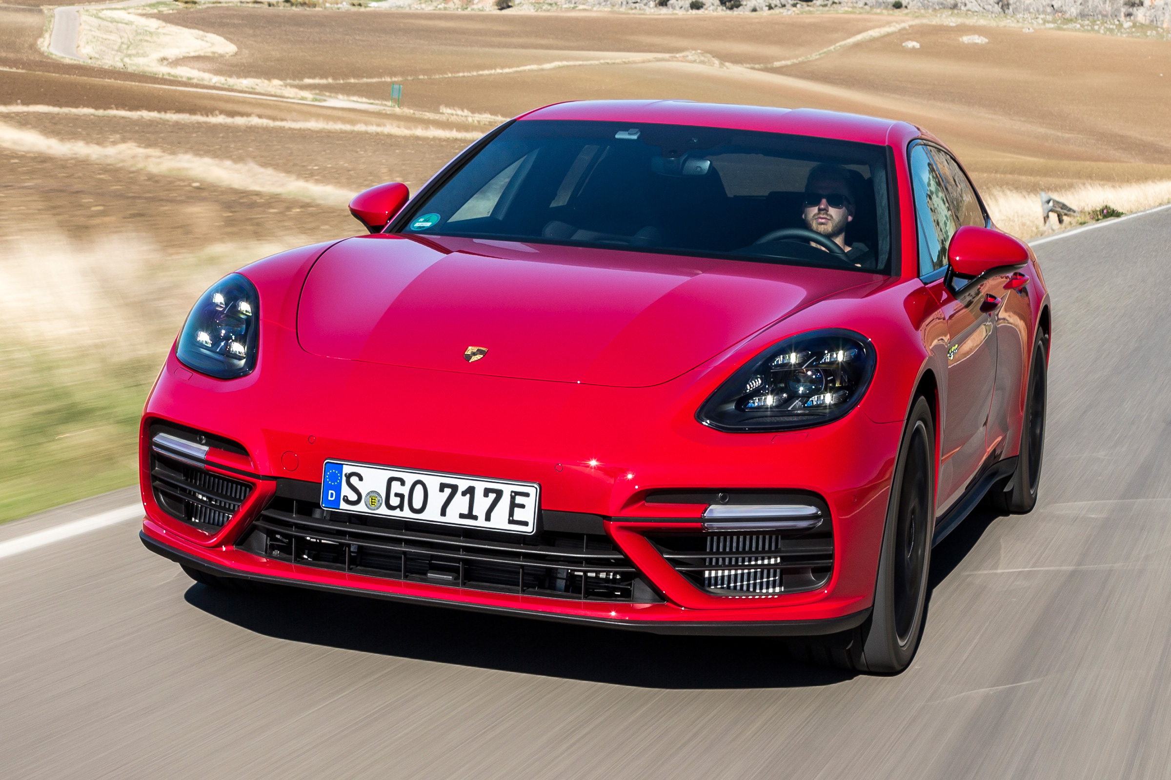 Porsche Panamera Turbo S E-Hybrid Sport Turismo - front