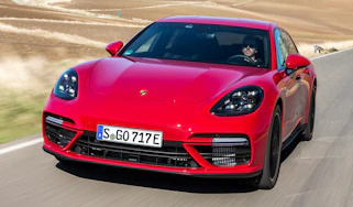 Porsche Panamera Turbo S E-Hybrid Sport Turismo - front