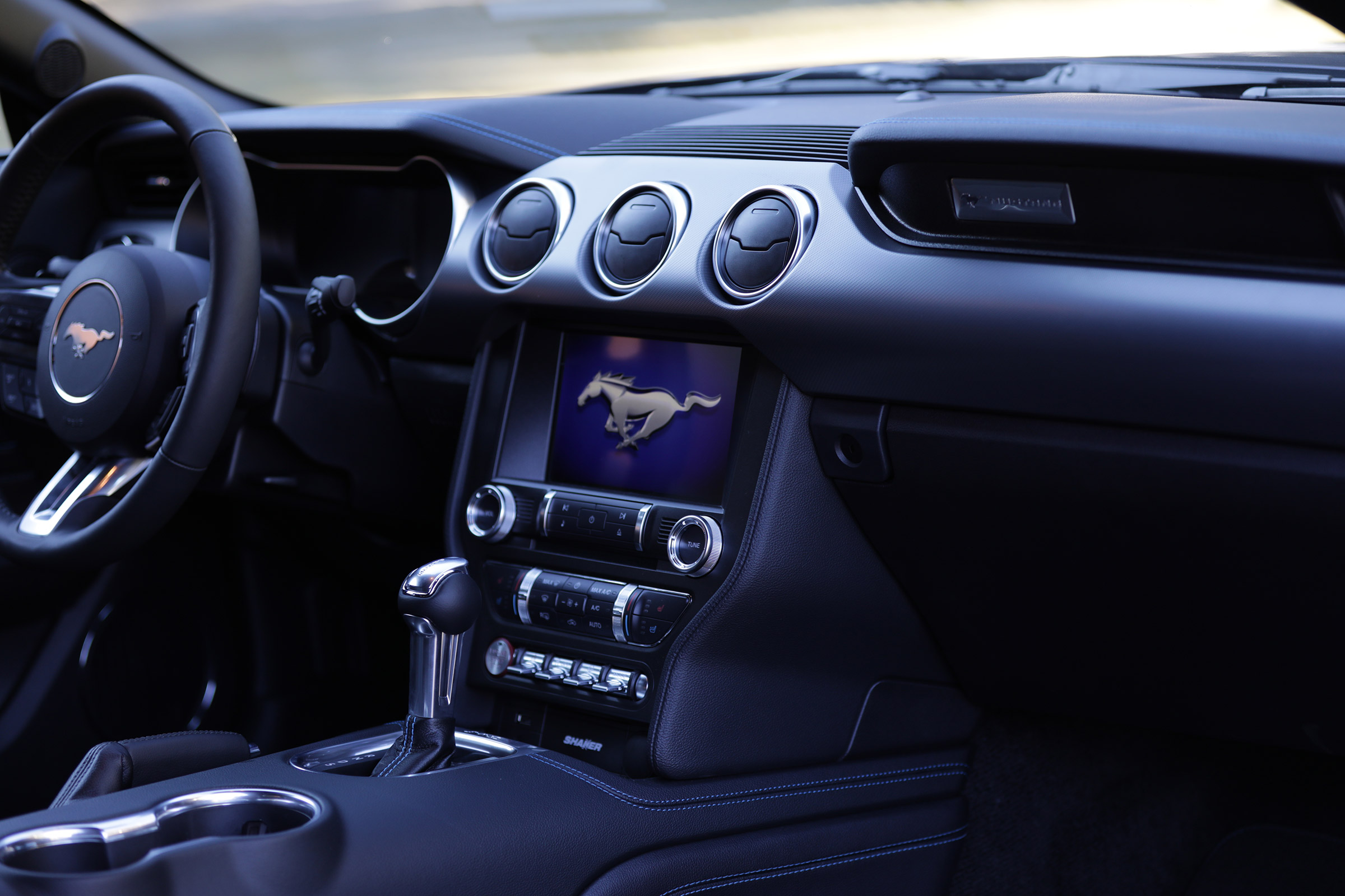 Ford Mustang - cabin