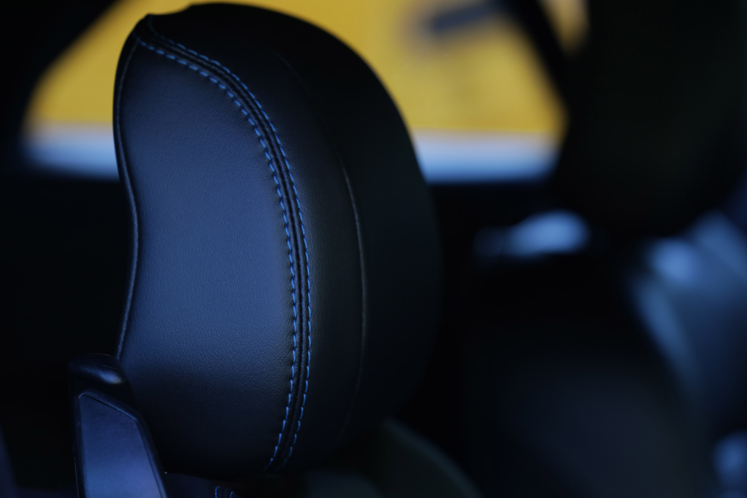 Ford Mustang - headrest