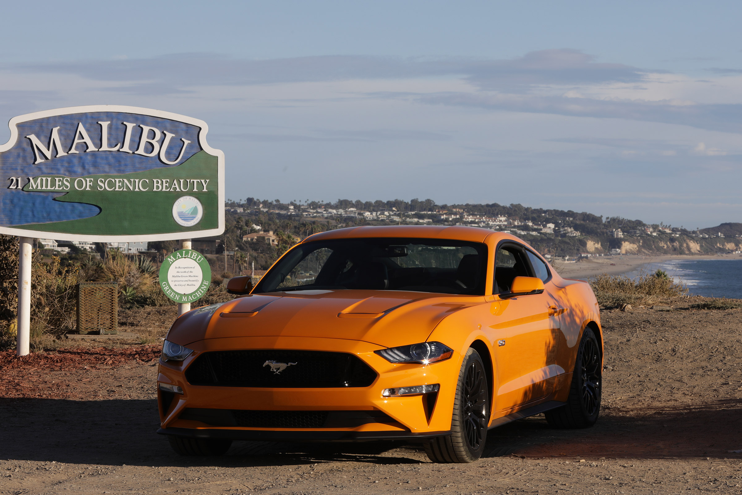 Ford Mustang - front static