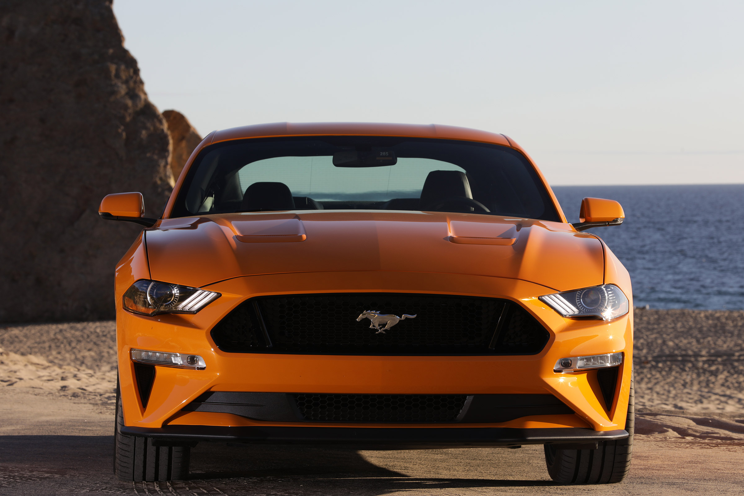 Ford Mustang - full front