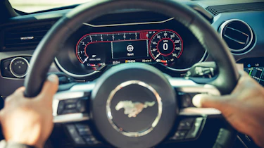 Ford Mustang - dials
