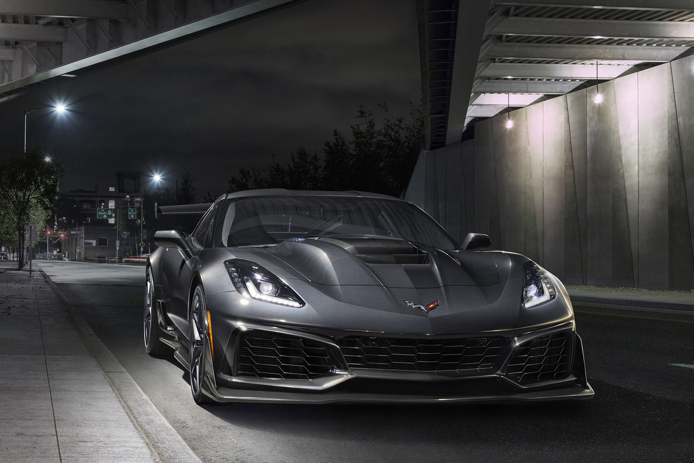 Chevrolet Corvette ZR1 front