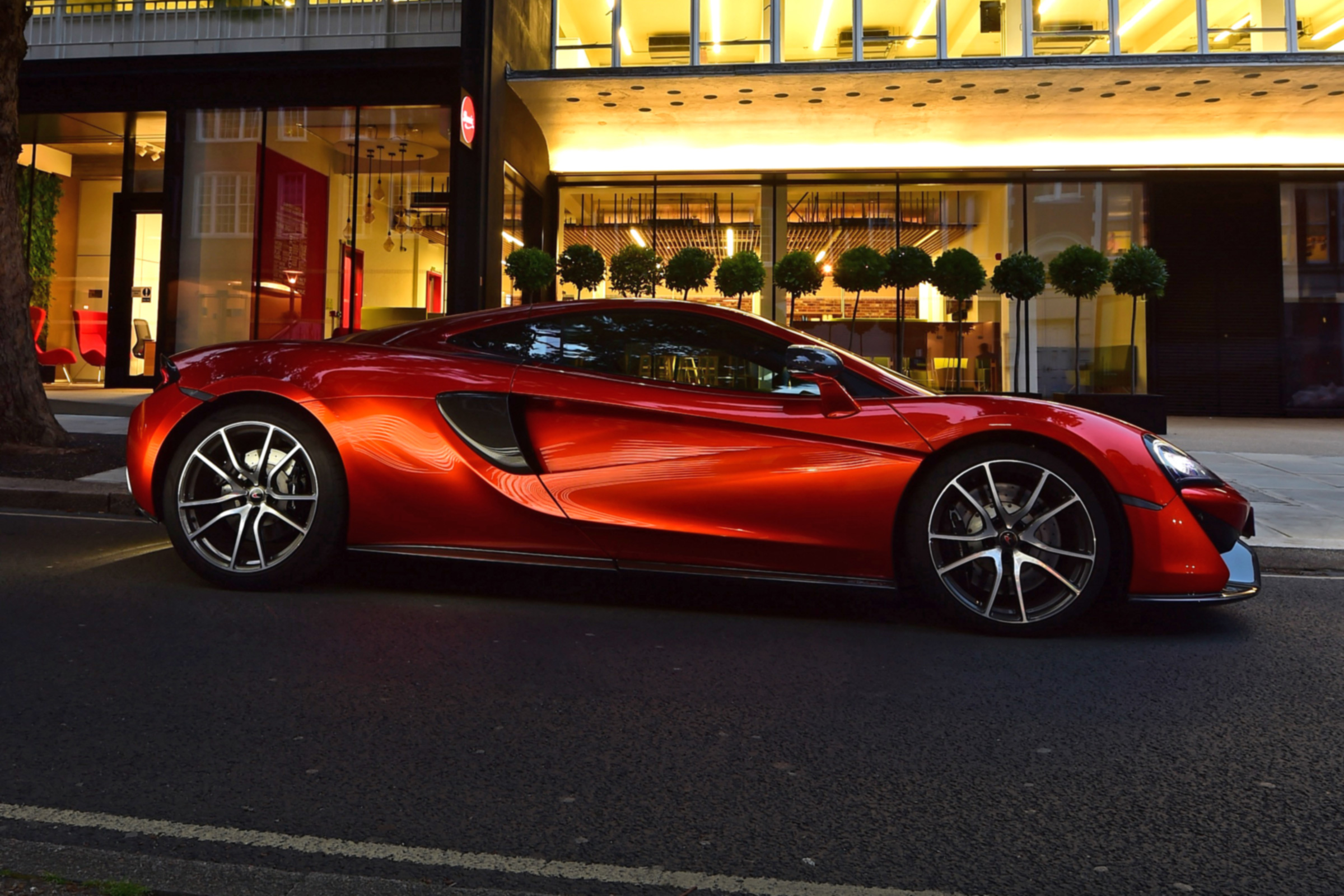 McLaren 570GT long term test final report - side profile