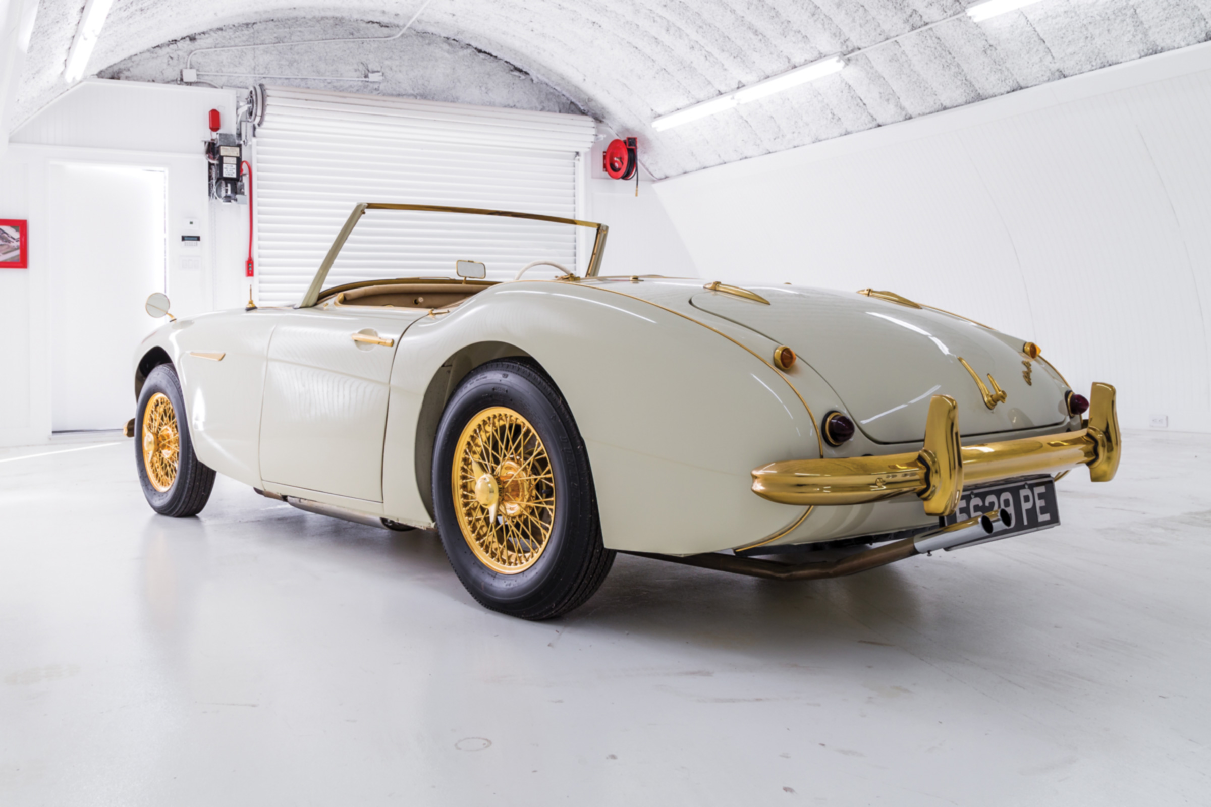 Austin Healey 100-Six - rear
