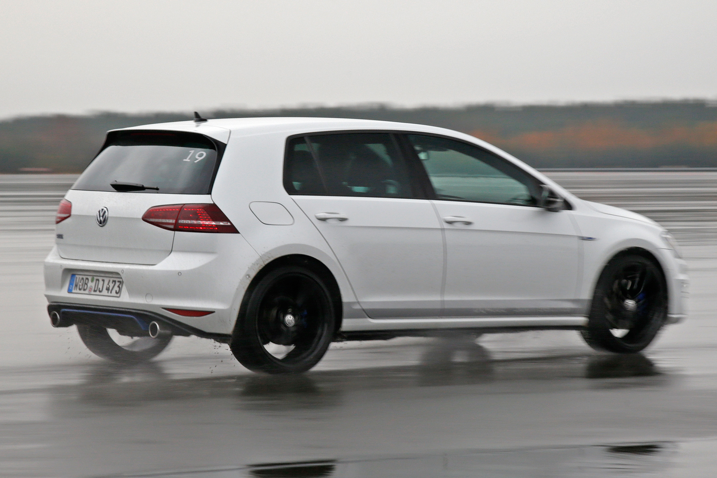 Volkswagen Golf GTE Performance prototype - rear