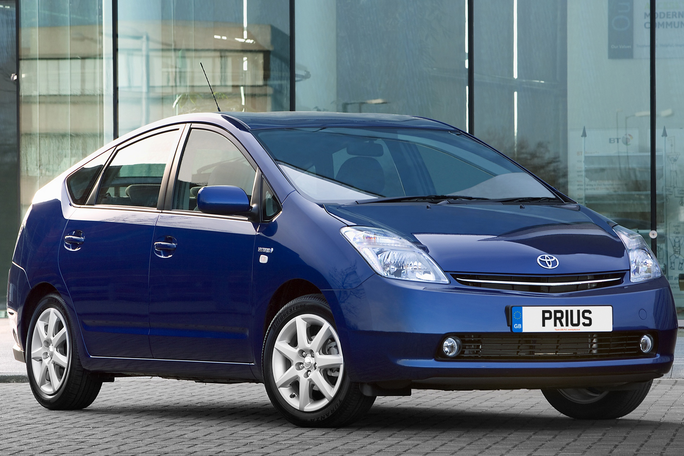 Toyota Prius - front