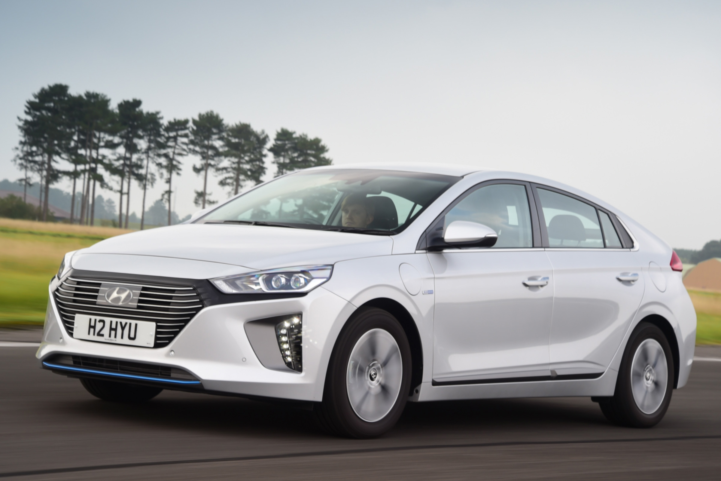Hyundai Ioniq - front