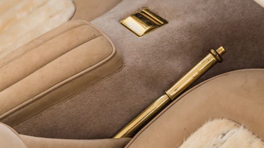Austin Healey 100-Six - interior