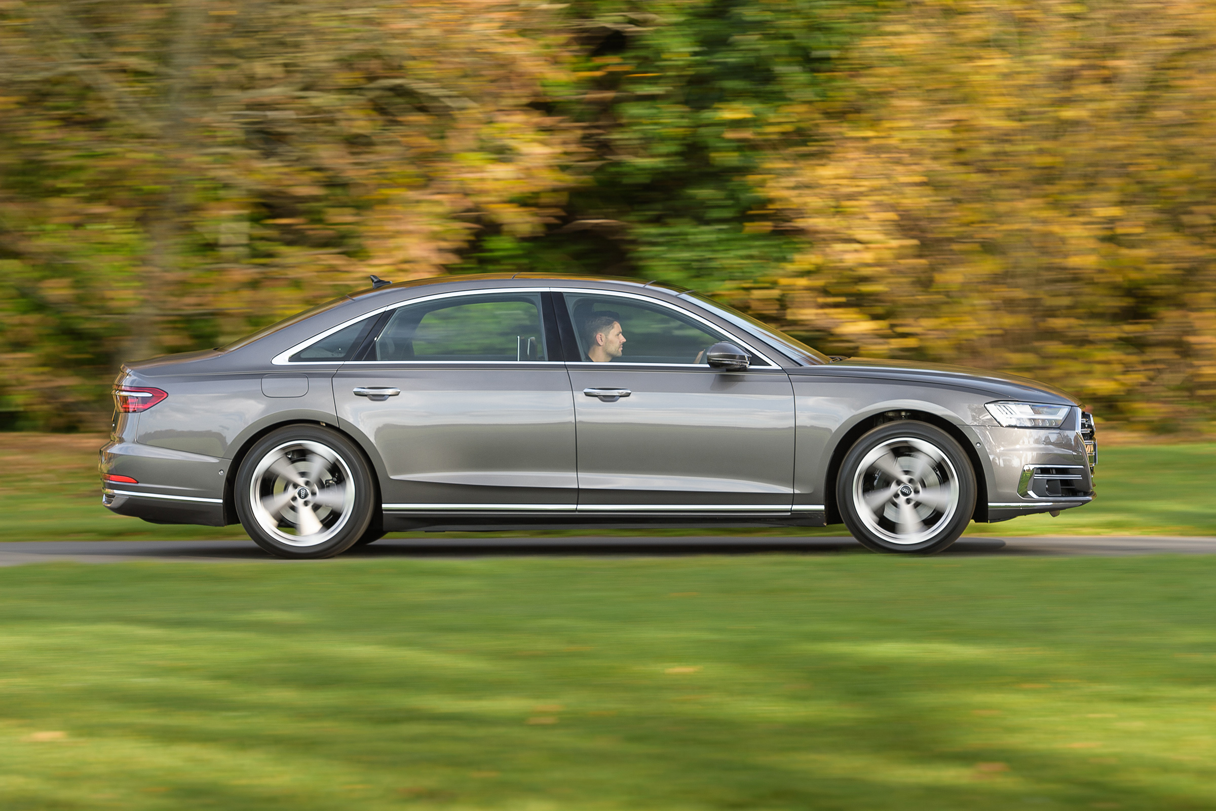 Audi A8 - side