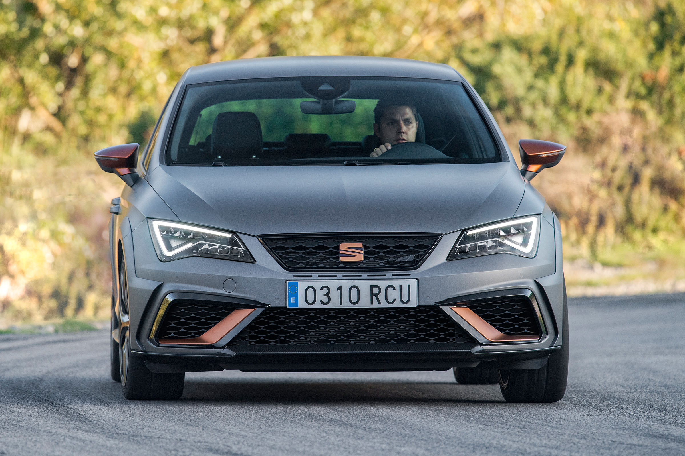 SEAT Leon Cupra R - front