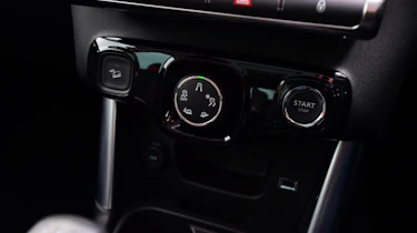 Citroen C3 Aircross - front dials
