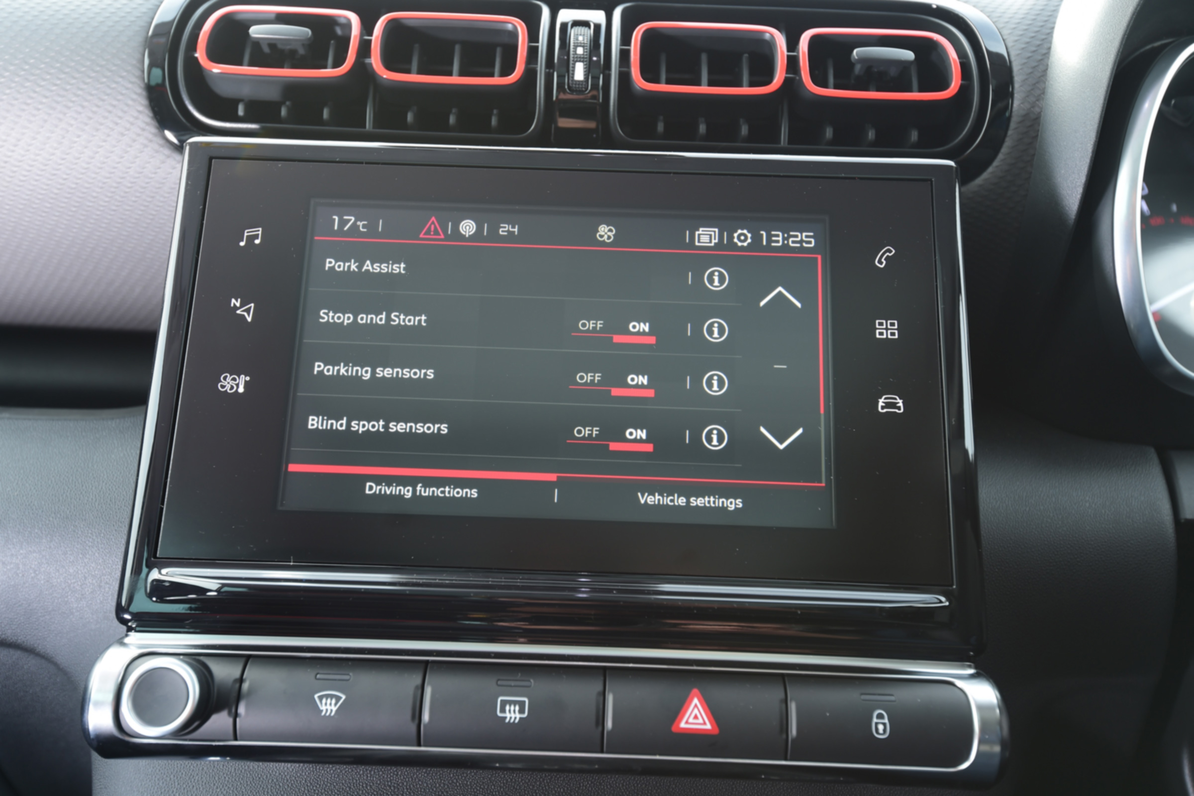 Citroen C3 Aircross - infotainment screen
