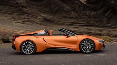 BMW i8 Roadster - side