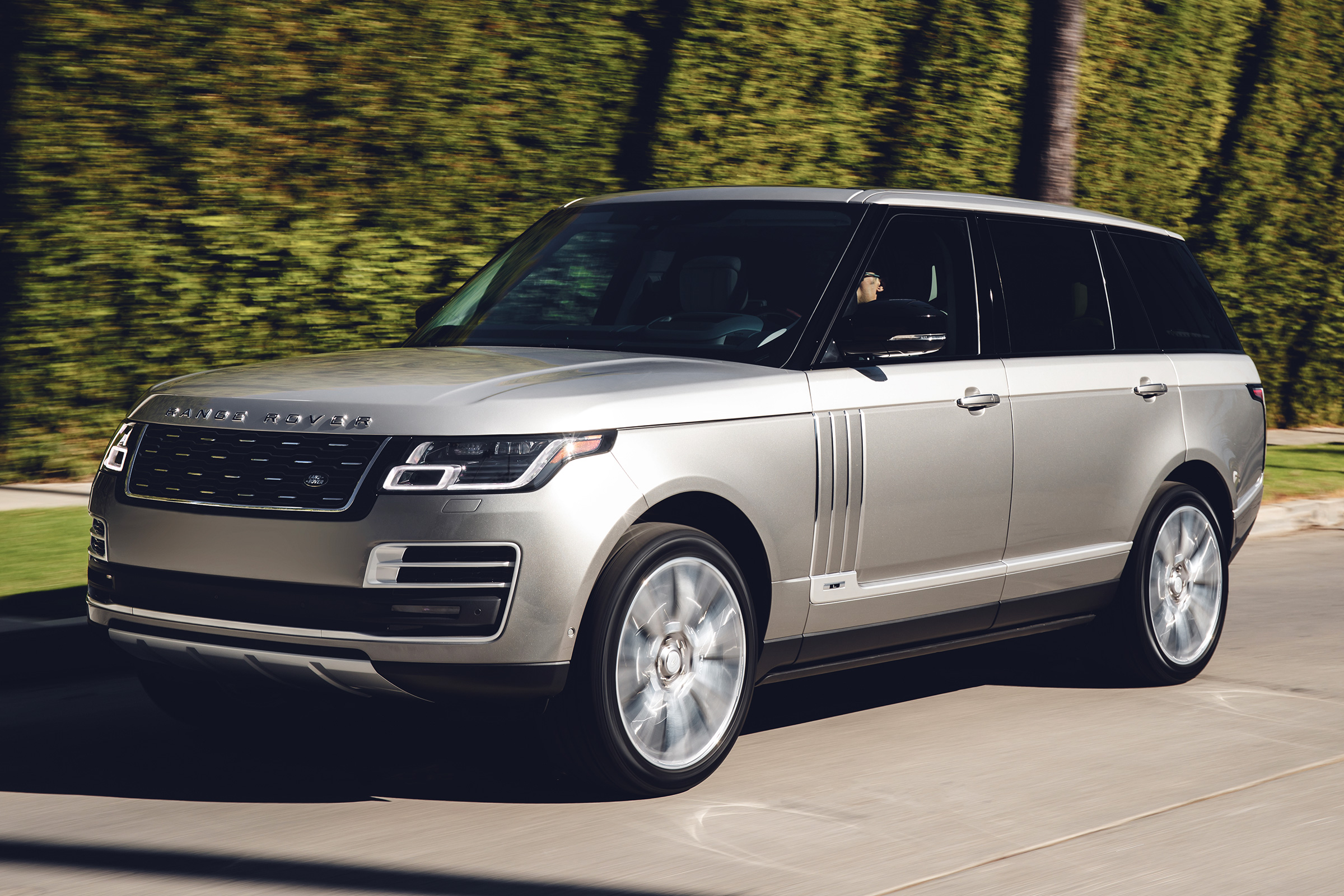 Range Rover SVAutobiography - front