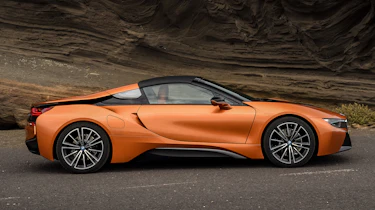 BMW i8 Roadster - side