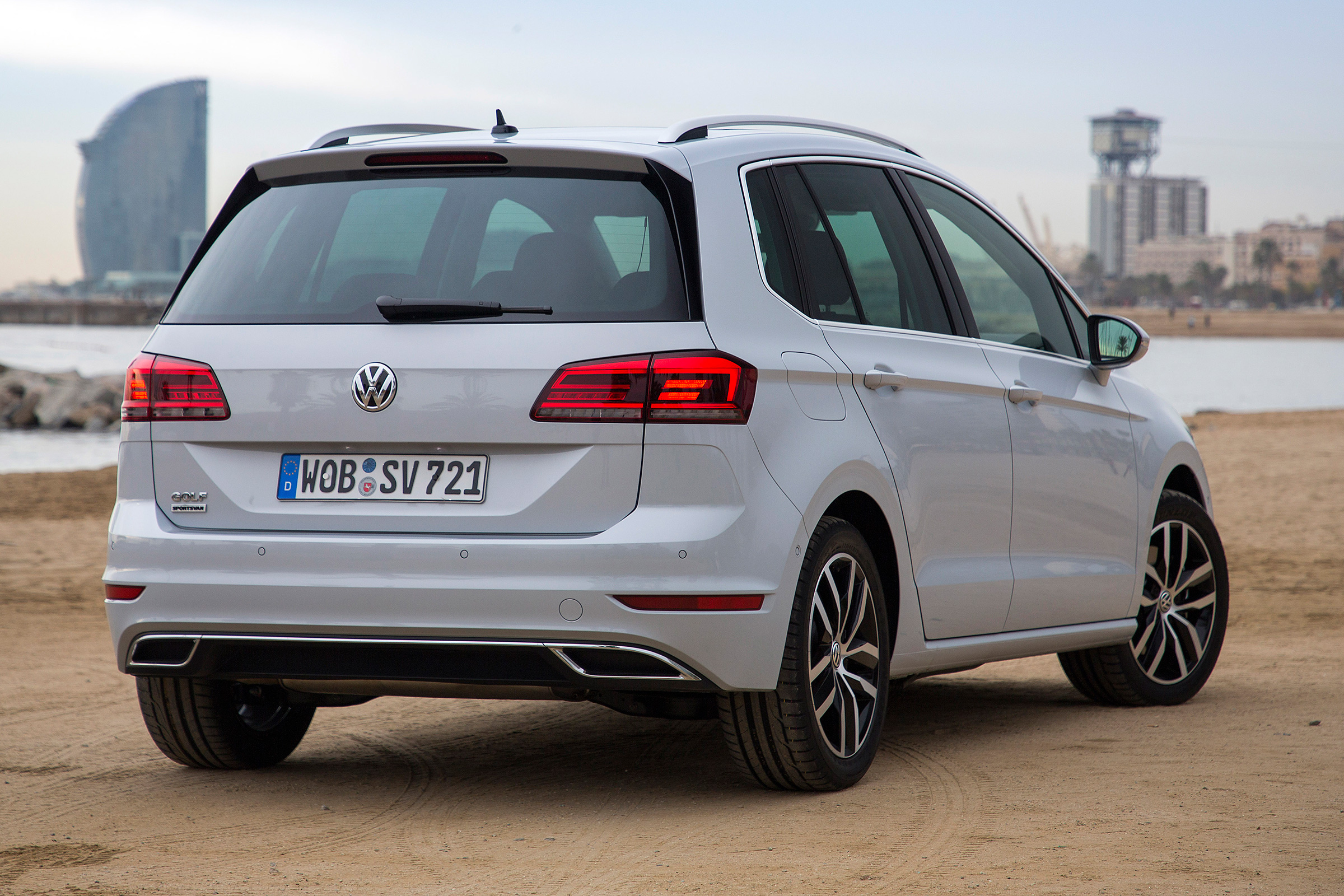 VW Golf SV - rear