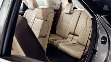Lexus RX L - seats