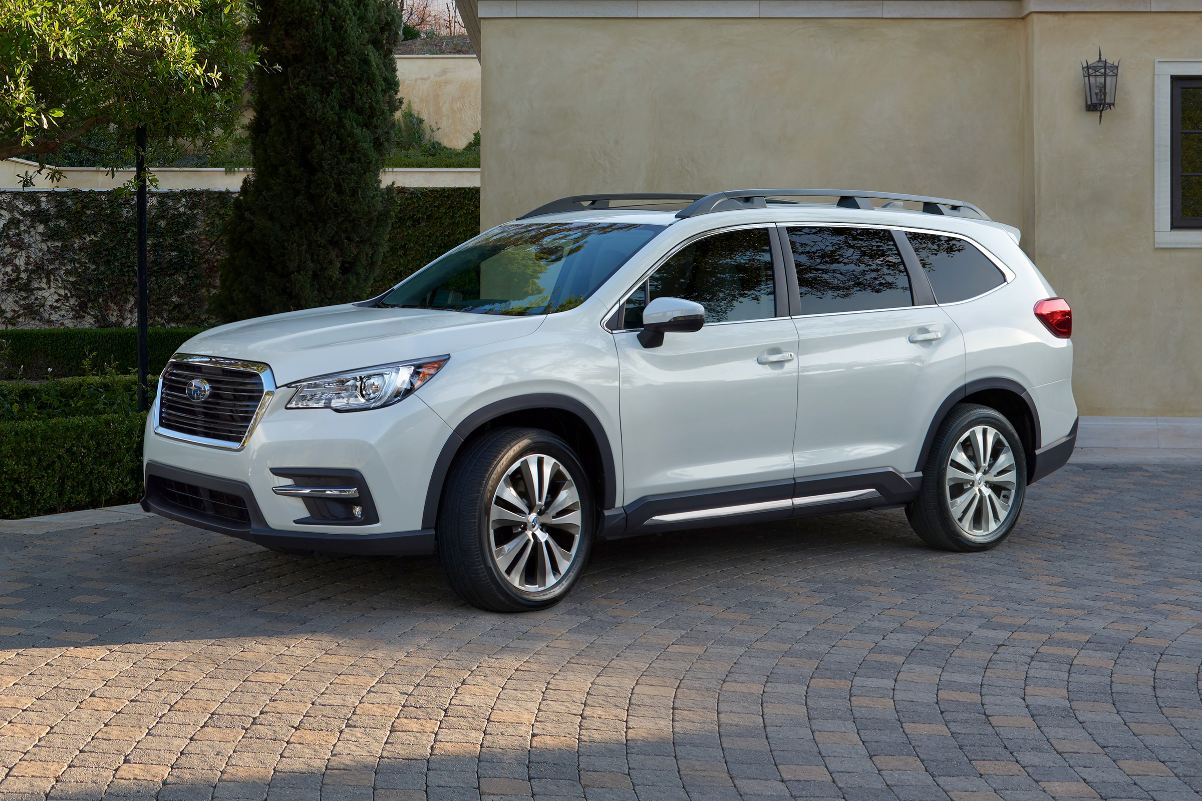 Subaru Ascent - front