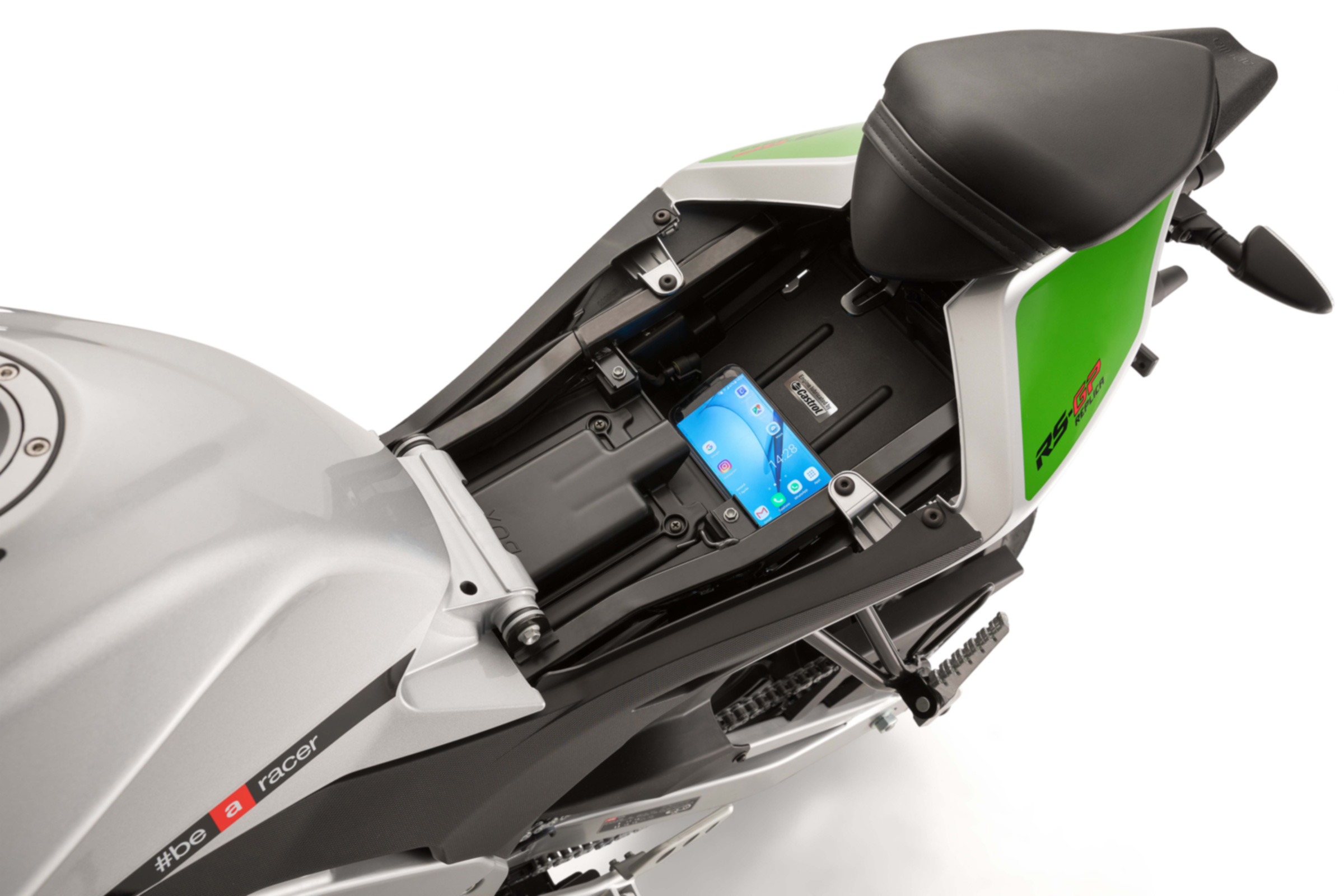 Aprilia RS 125 review - storage