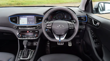 Hyundai Ioniq - dash