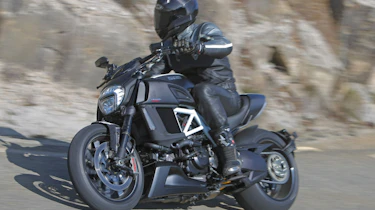 Ducati Diavel review - front tracking