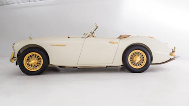 Austin Healey 100-Six - side profile