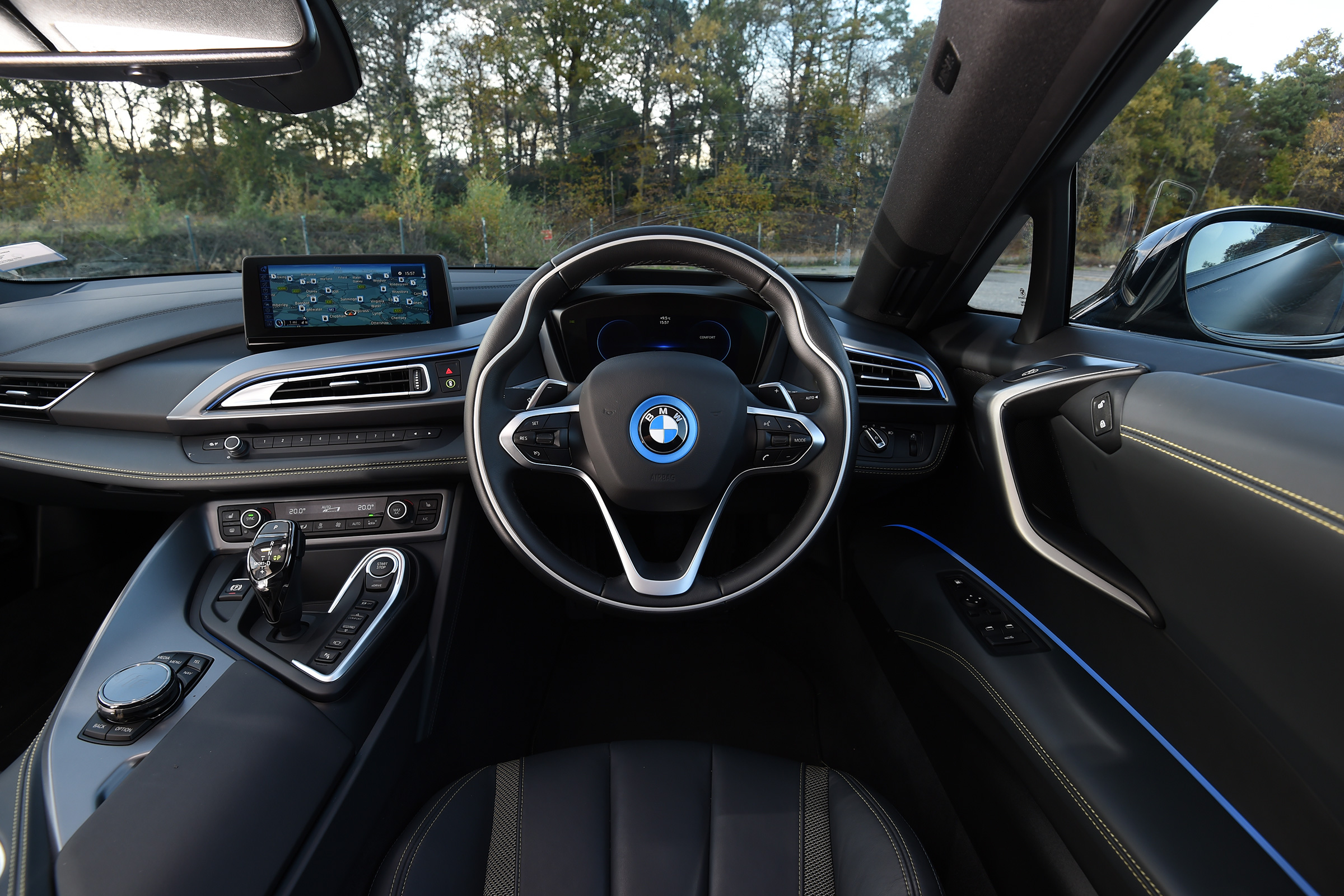 BMW i8 - interior