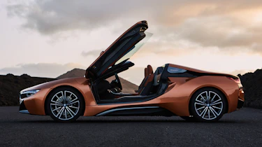 BMW i8 Roadster - side