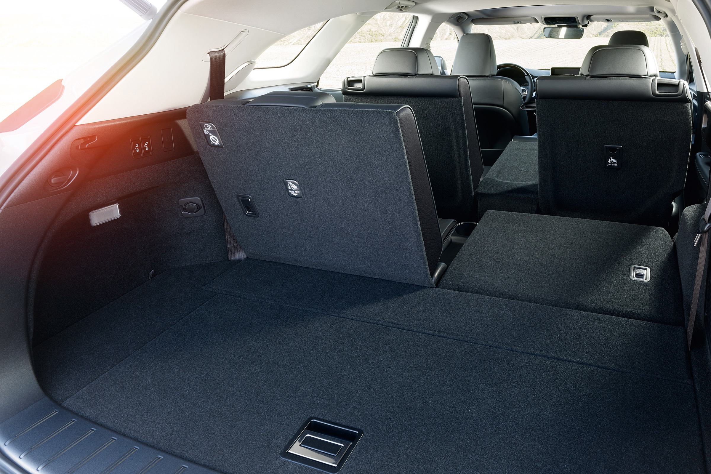 Lexus RX L - boot