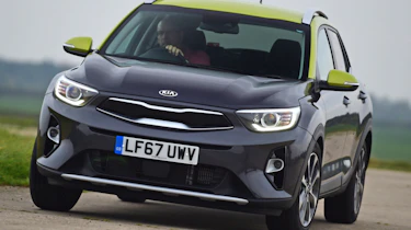 Kia Stonic - front action