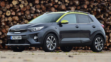 Kia Stonic - front static