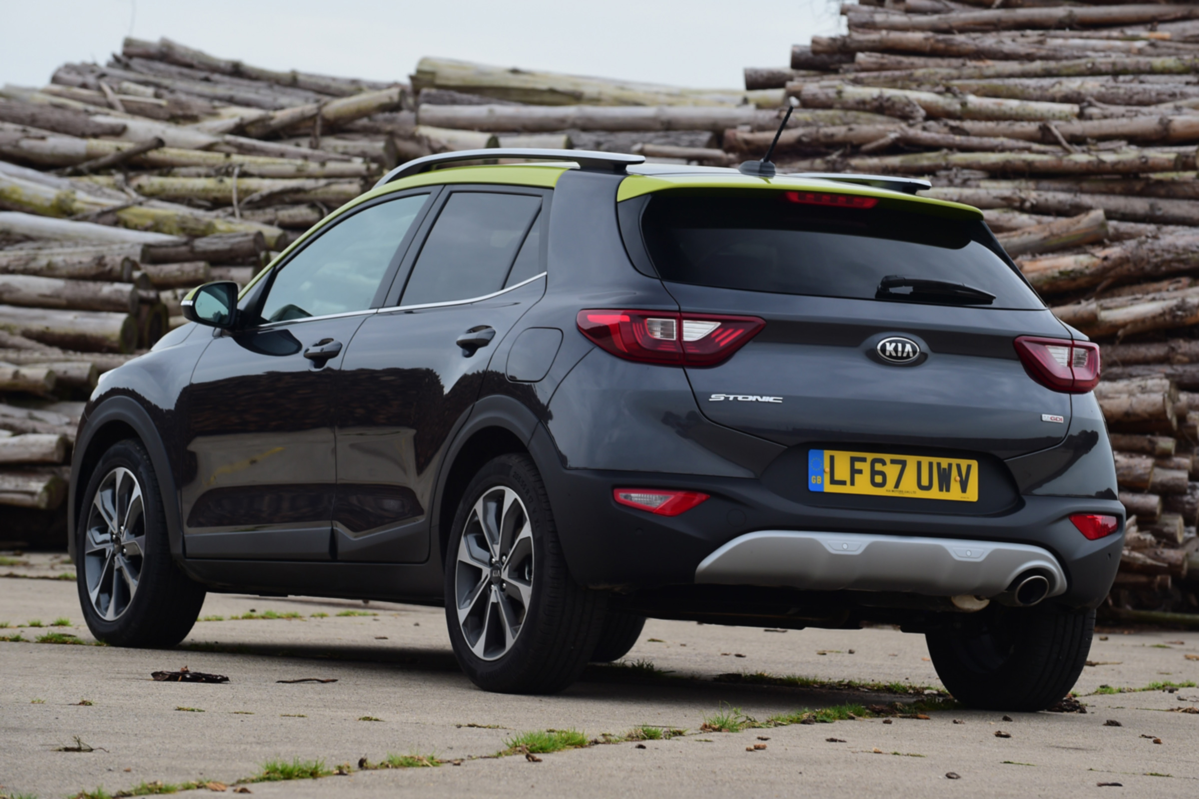Kia Stonic - rear static