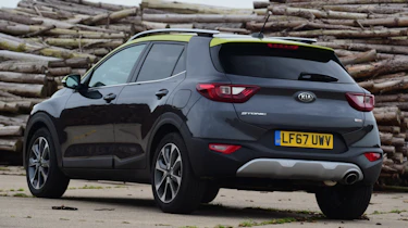 Kia Stonic - rear static