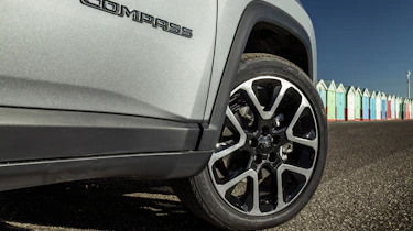Jeep Compass - wheel