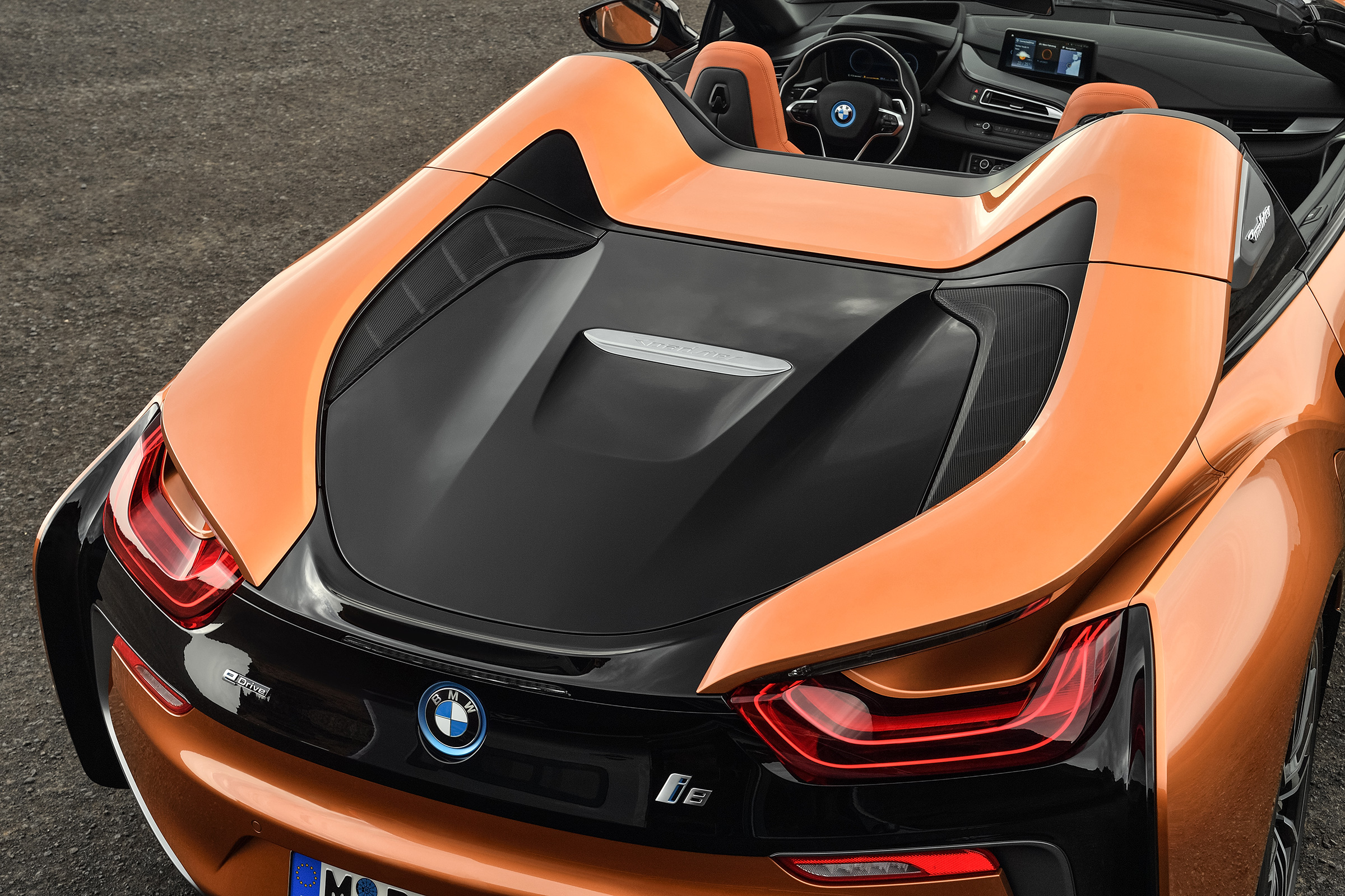 BMW i8 Roadster - rear