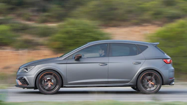 SEAT Leon Cupra R - side