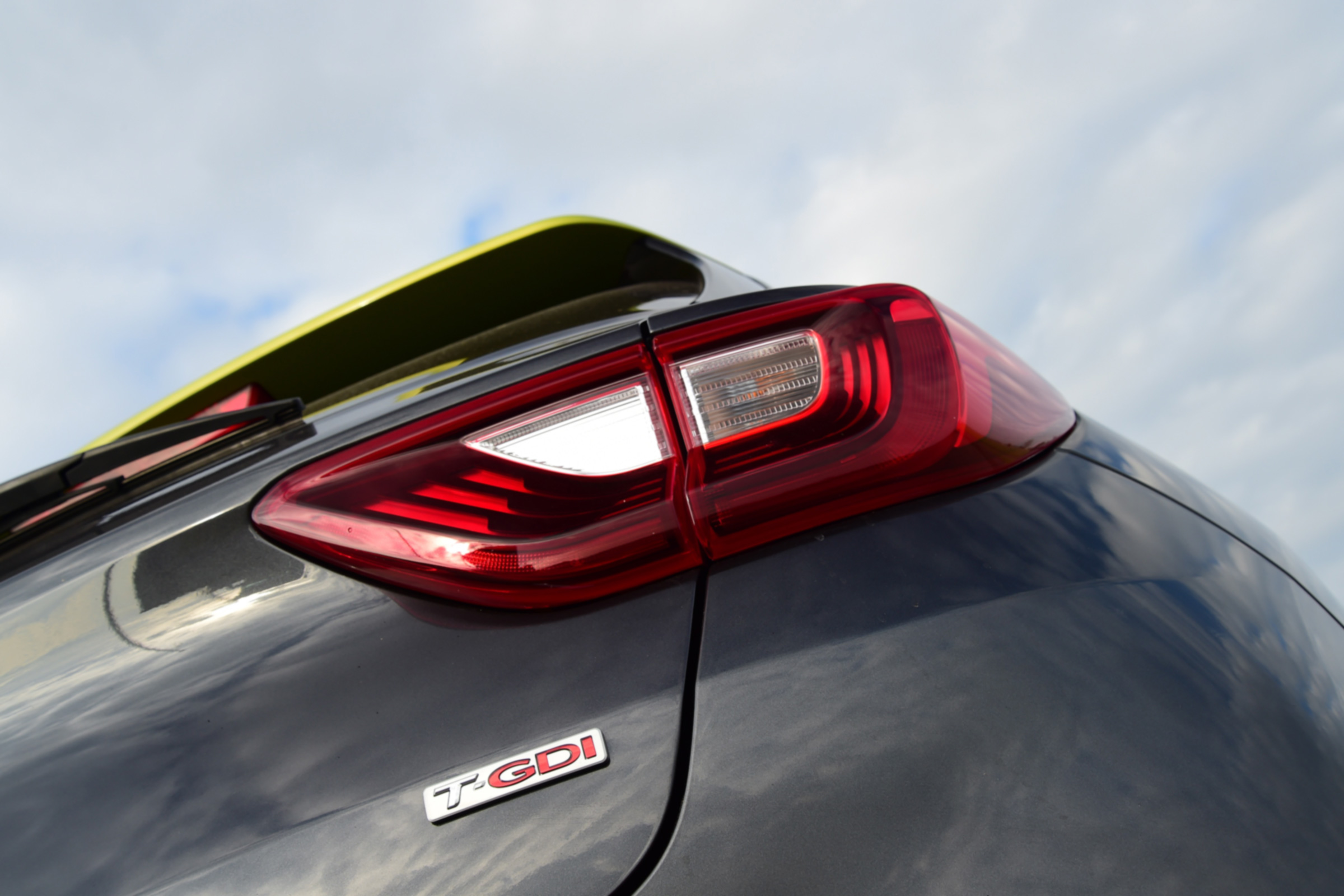 Kia Stonic - rear badge