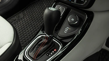 Jeep Compass - gear lever