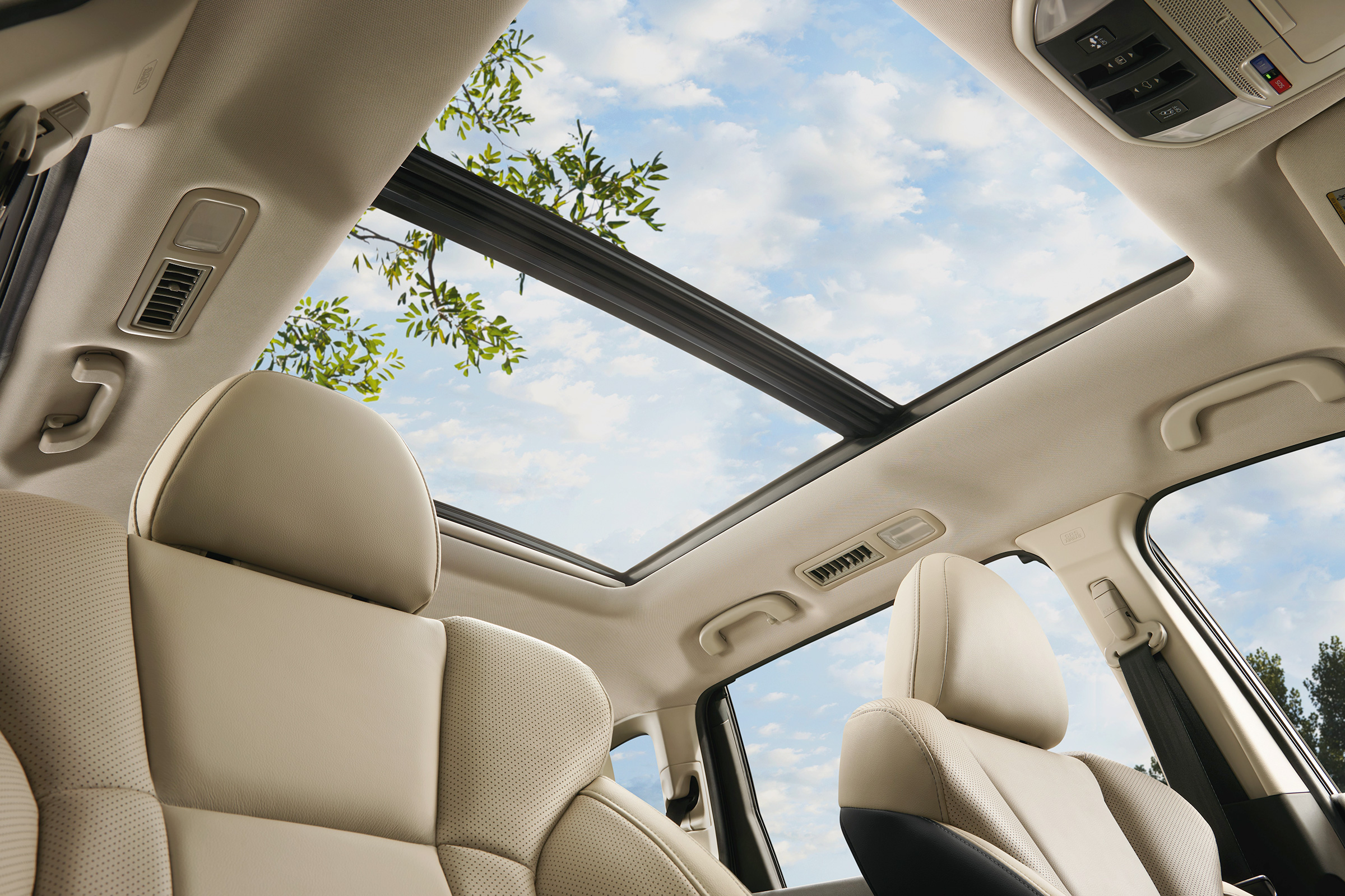 Subaru Ascent - sunroof