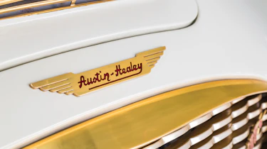 Austin Healey 100-Six - Austin-Healey badge