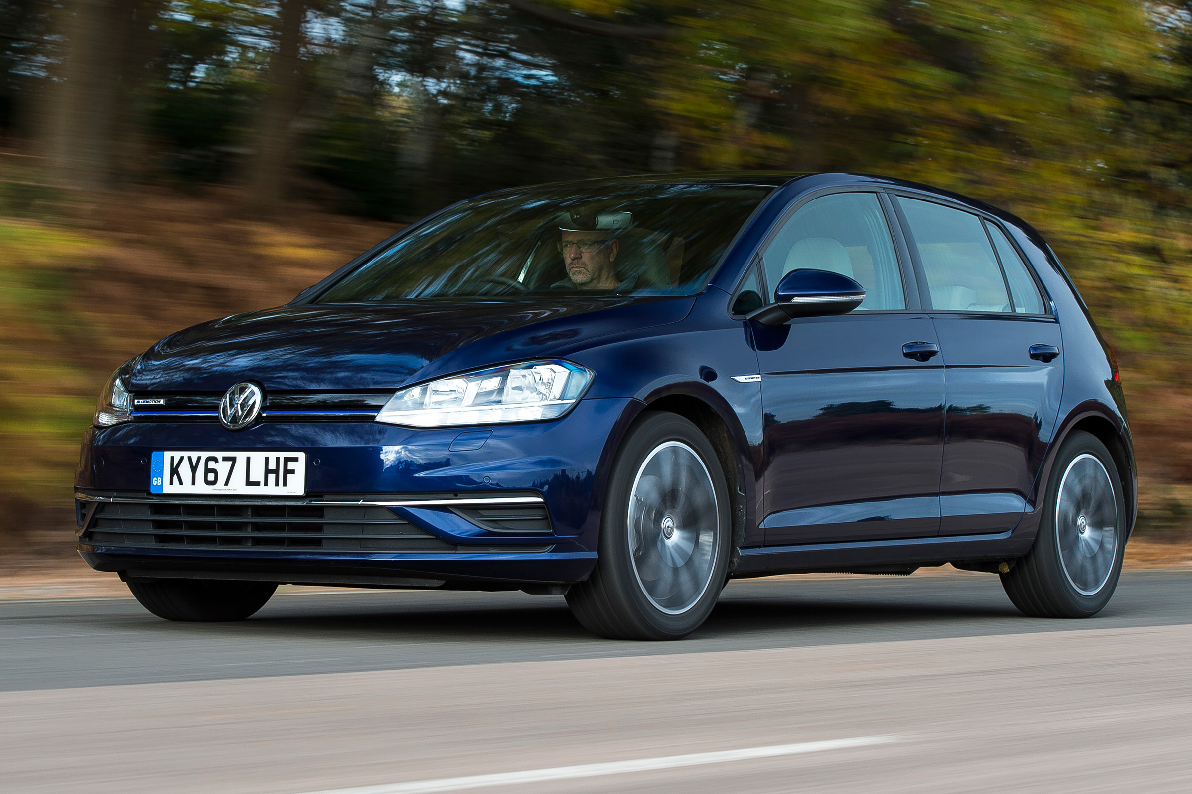Volkswagen Golf - front
